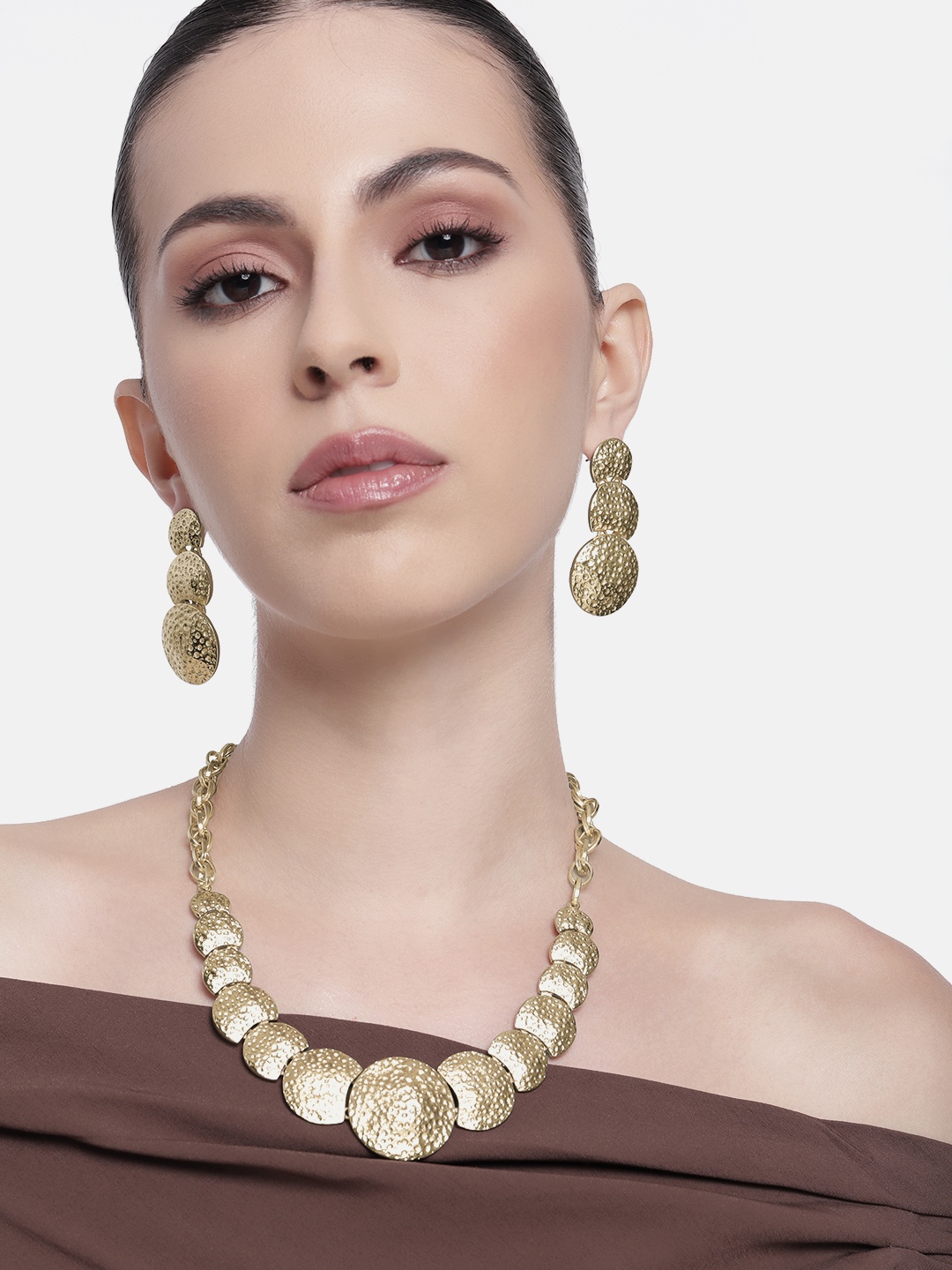 

Estele Gold-Plated Circular Textured Jewellery Set