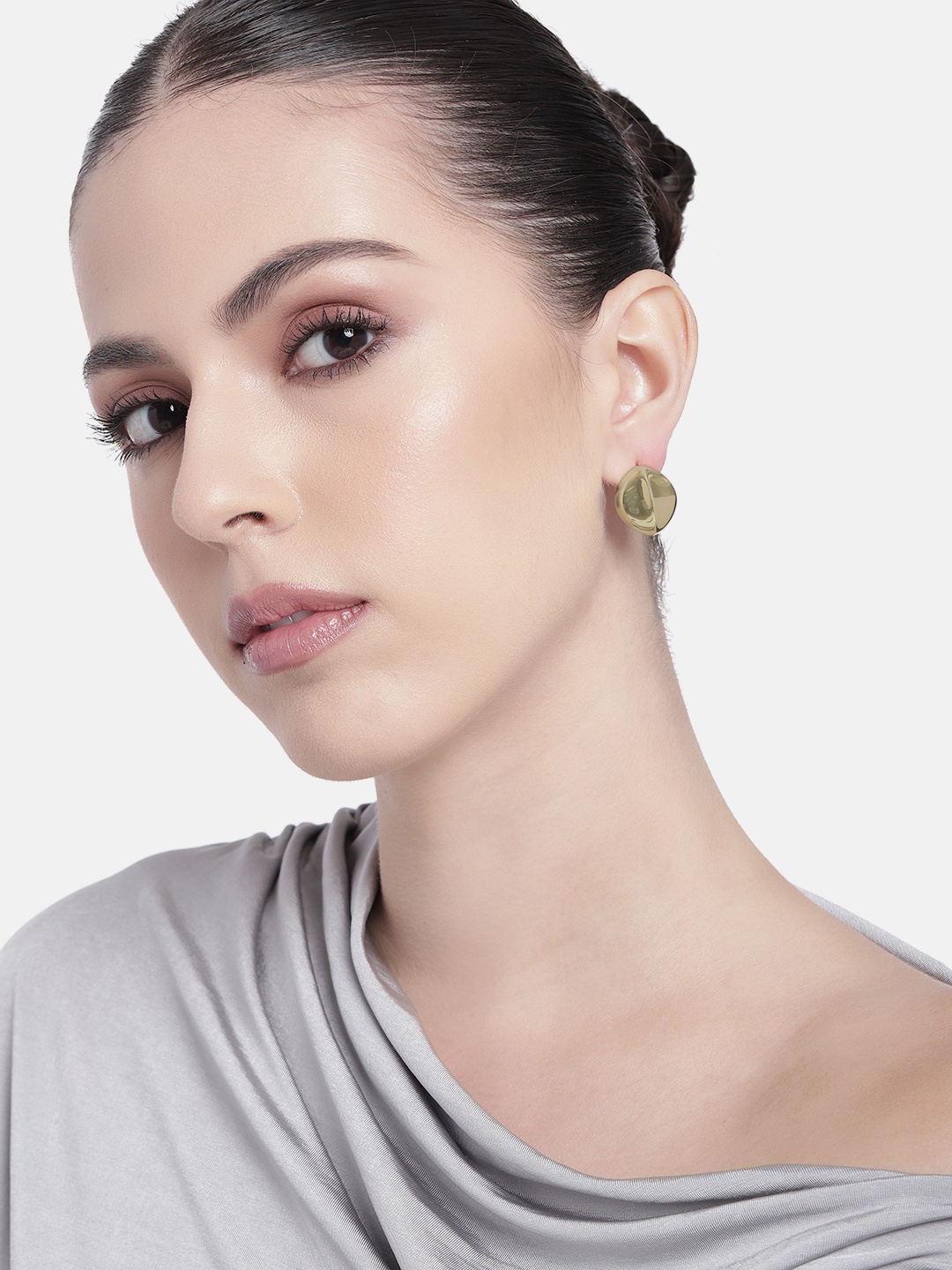 

Estele Gold Plated Stylish Demifine Stud Earrings