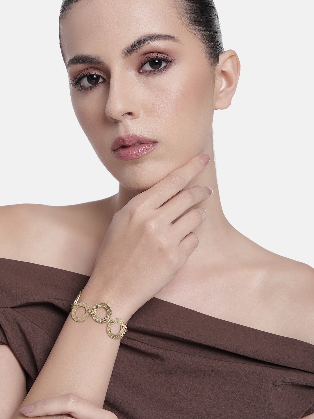 

Estele Gold Plated Circular Link Beaten Bracelet