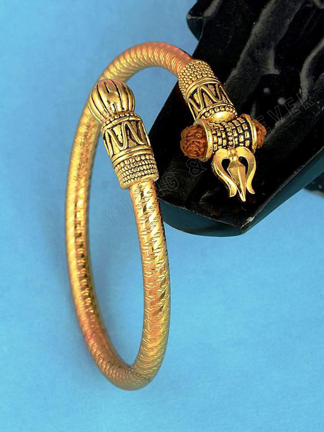 

Young & Forever Men Brass Enamelled Brass-Plated Kada Bracelet, Gold