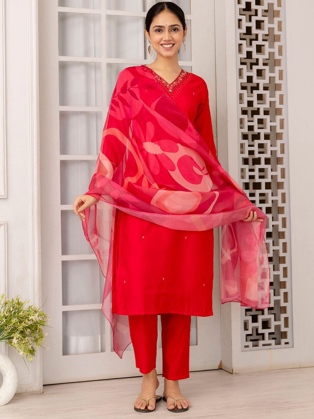 

Royal Export Floral Embroidered Regular Kurta with Trousers & Dupatta, Red