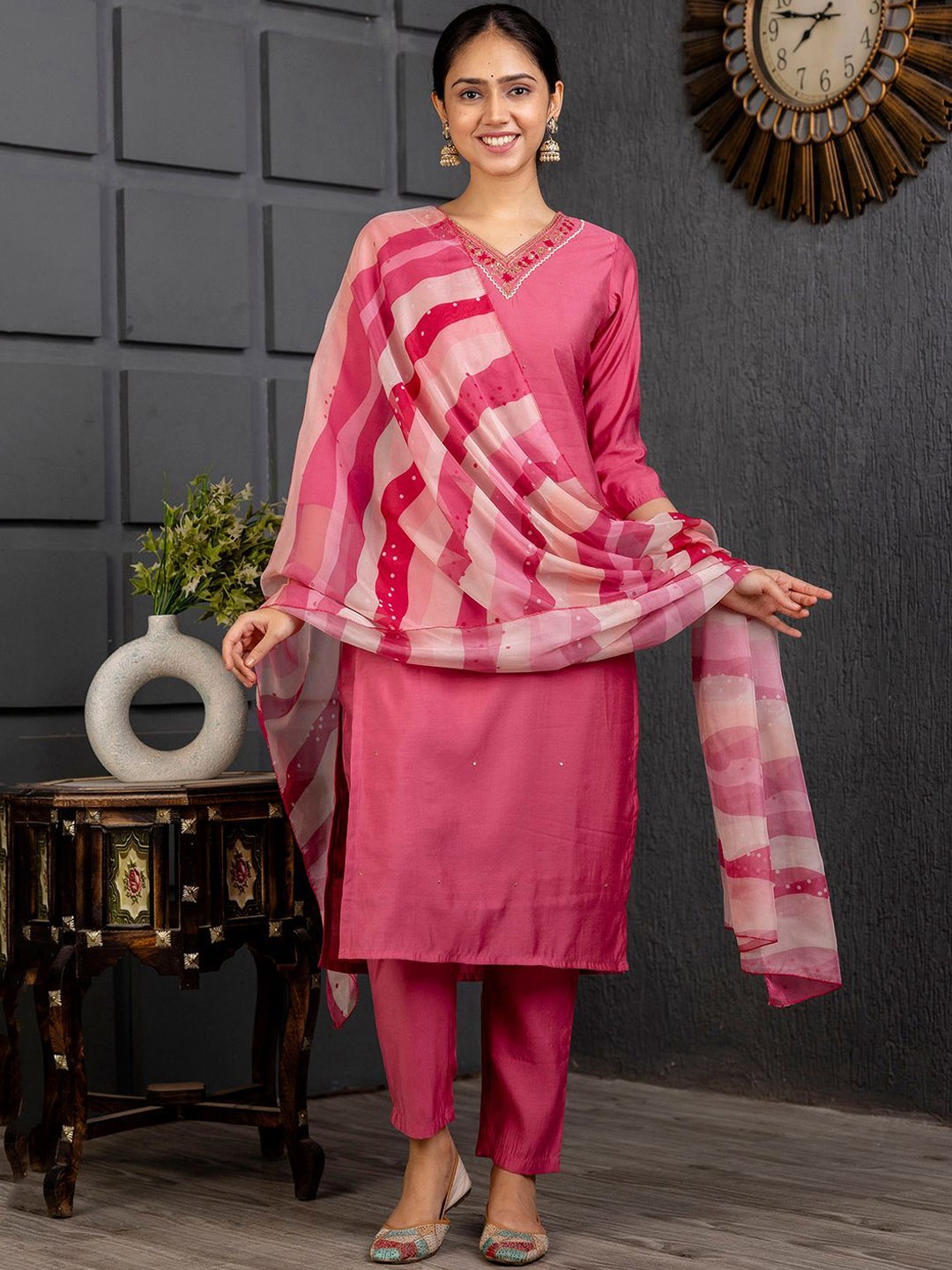 

Royal Export Ethnic Motifs Embroidered Regular Thread Work Kurta with Trousers & Dupatta, Pink