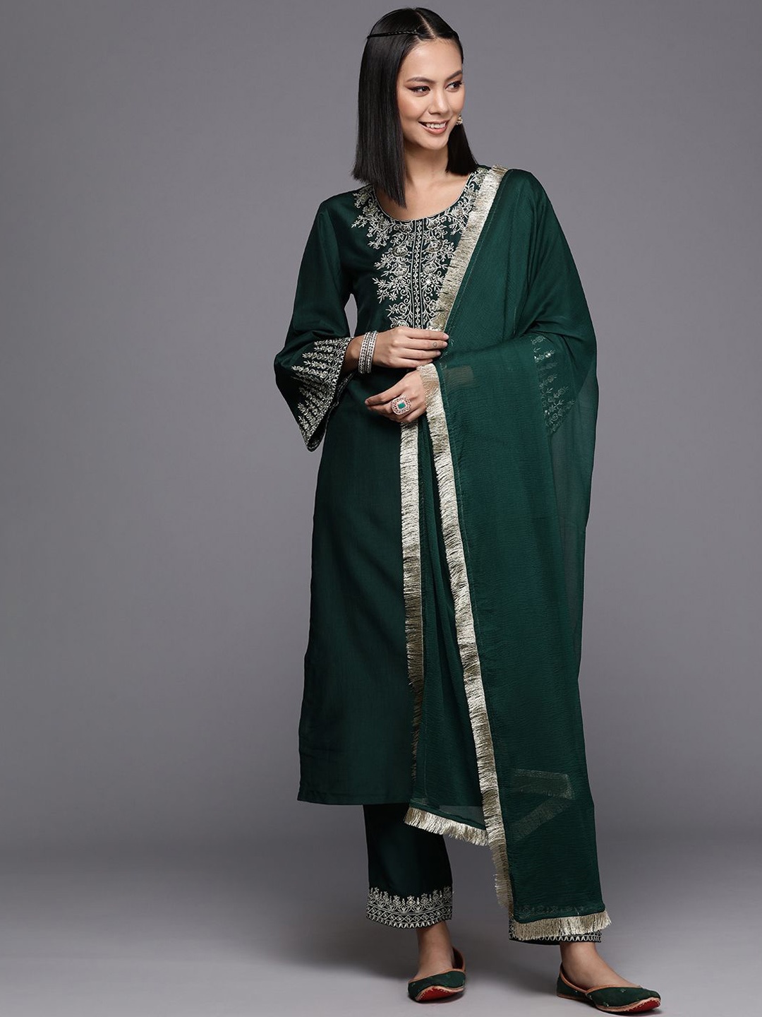 

Varanga Floral Embroidered Sequinned Flared Sleeves Straight Kurta With Trousers & Dupatta, Green