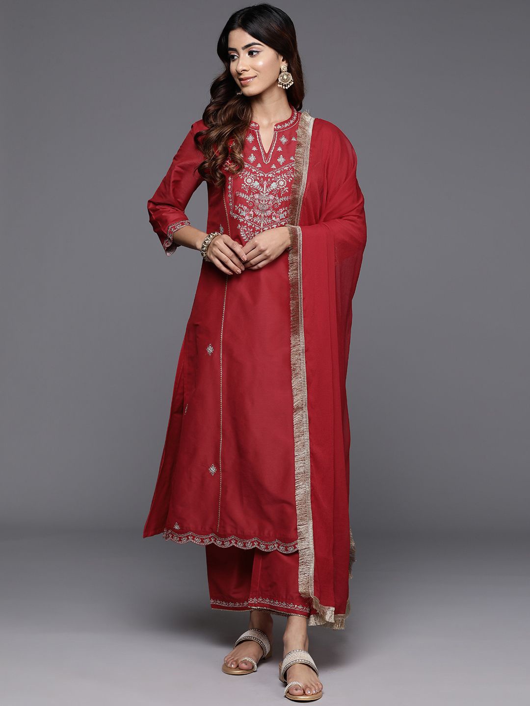 

Varanga Embroidered Mandarin Collar Straight Kurta & Trousers With Dupatta, Red