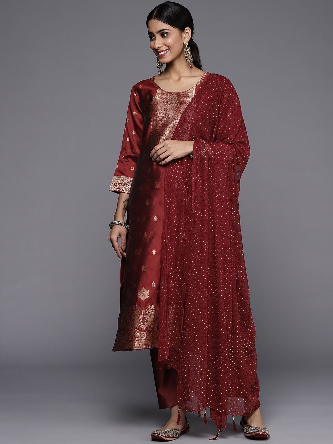 

Varanga Floral Zari Woven Design Round Neck Kurta with Trousers & with Dupatta, Maroon