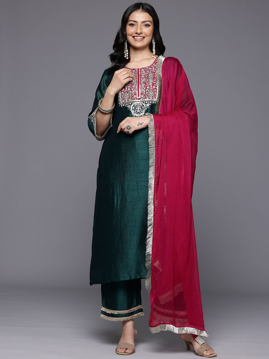 

Varanga Floral Zari and Sequin Work Yoke Design Round Neck Kurta with Trousers & Dupatta, Green