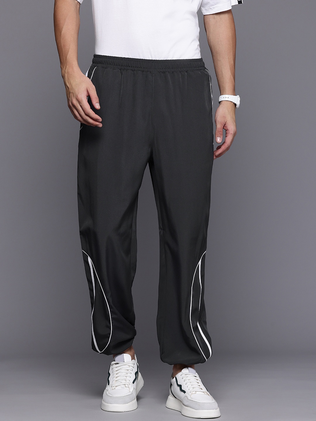 

HRX by Hrithik Roshan Men Rapid-Dry Joggers, Charcoal