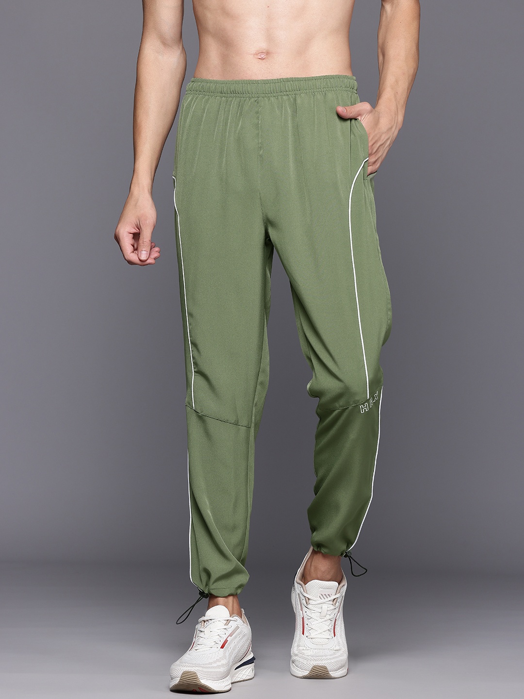 

HRX by Hrithik Roshan Men Rapid-Dry Training Joggers, Green