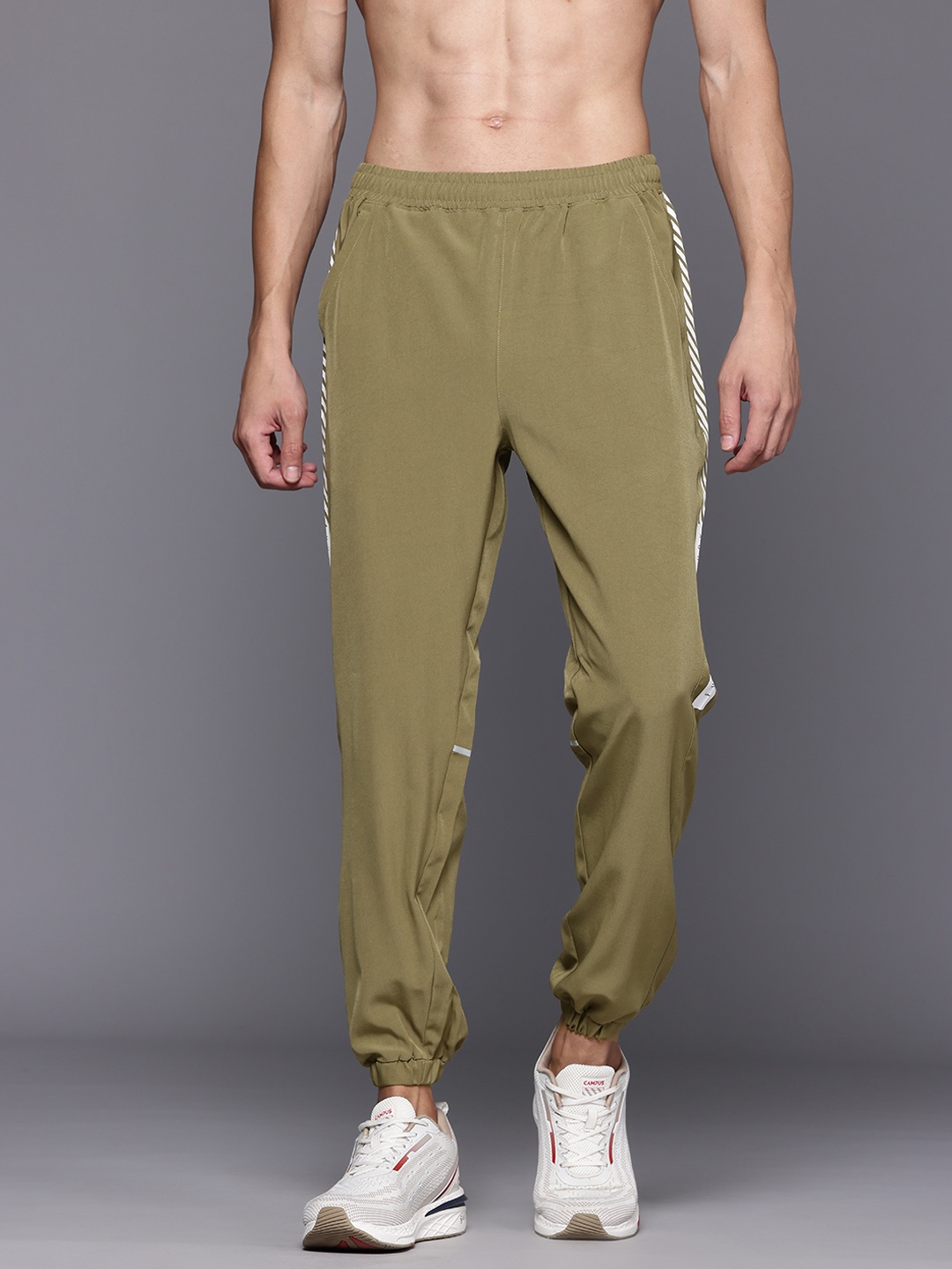 

HRX by Hrithik Roshan Men Rapid-Dry Training Joggers, Khaki