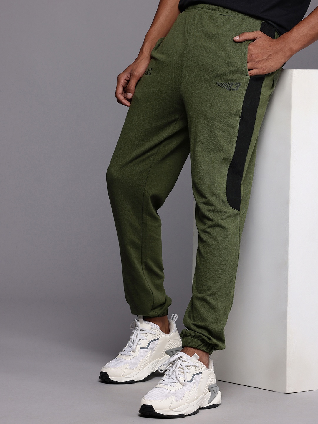 

HRX by Hrithik Roshan Men Side Striped Detail Lifestyle Joggers, Olive