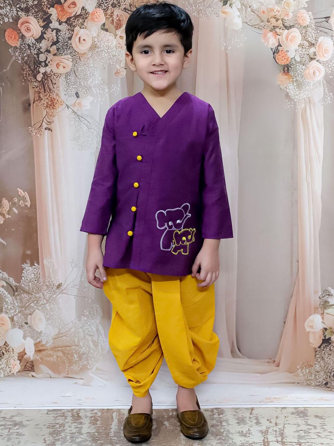 

JUNITOS Boys Animal Embroidered V-Neck Pure Cotton Straight Kurta With Dhoti Pants, Purple