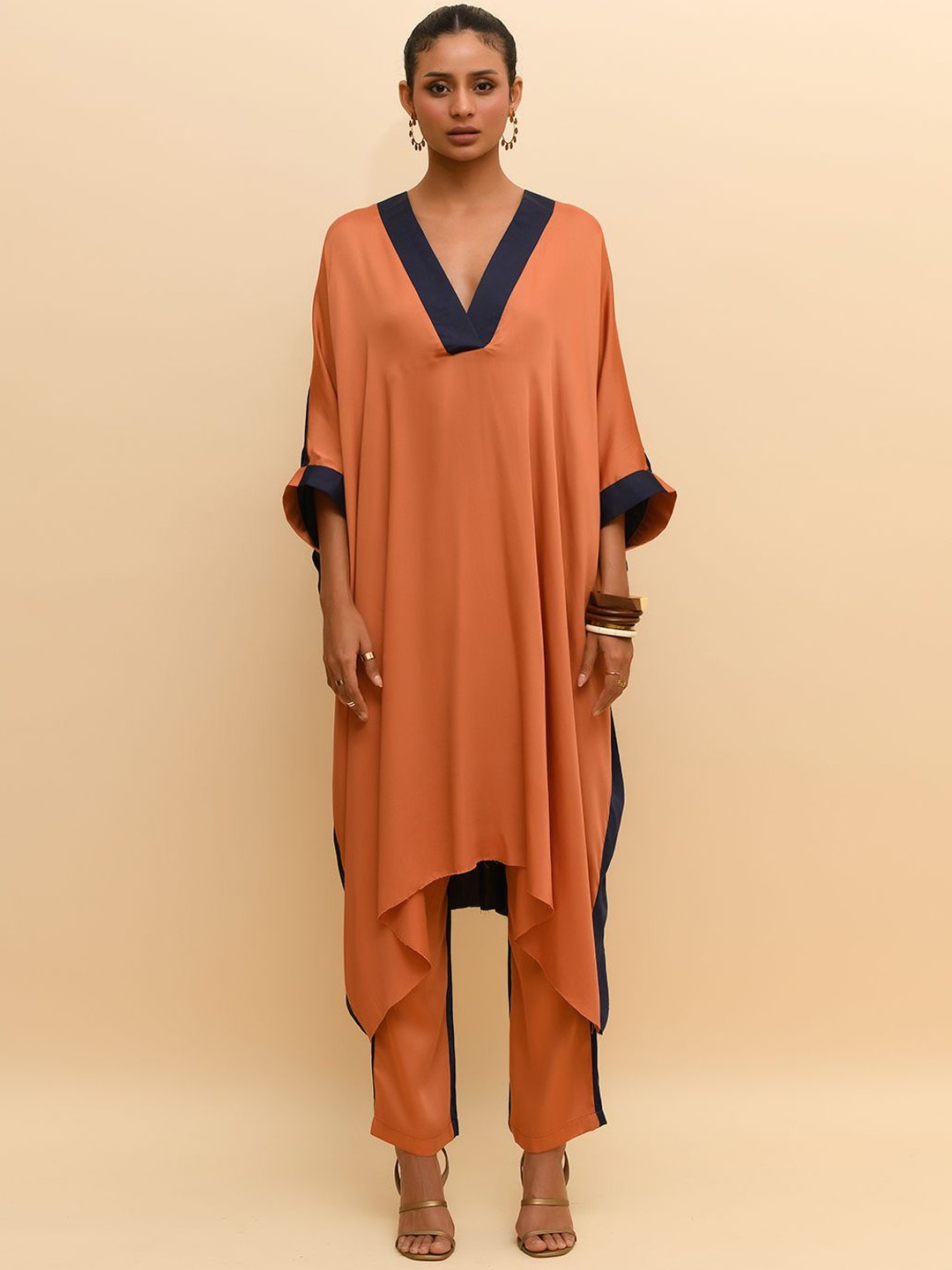 

R.Y by Rishi and Vibhuti Kimono Sleeves V Neck Kaftan Kurta, Tan