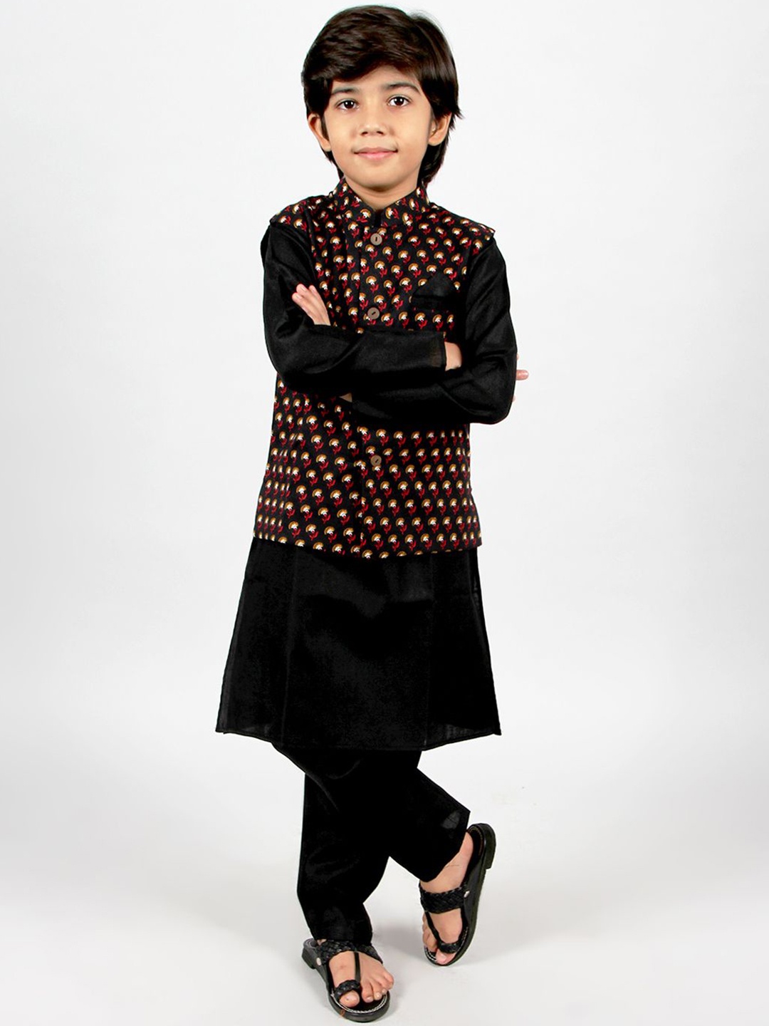 

INCLUD Boys Kurta with Pyjamas & Nehru Jacket, Black