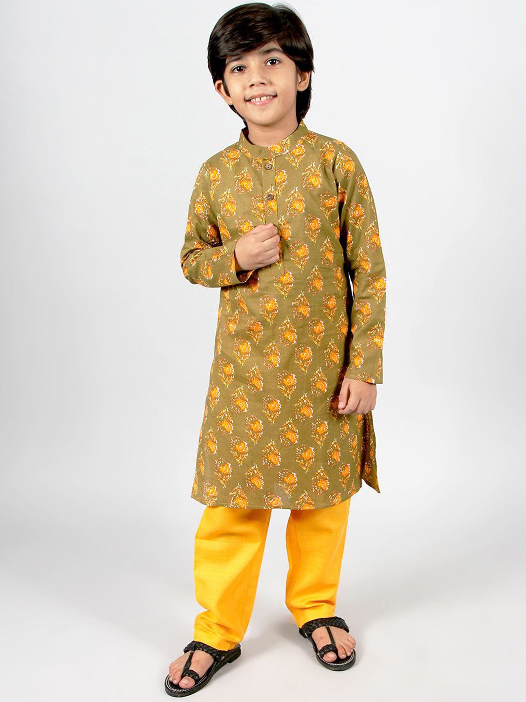 

INCLUD Boys Floral Printed Mandarin Collar Kurta with Pyjamas, Green
