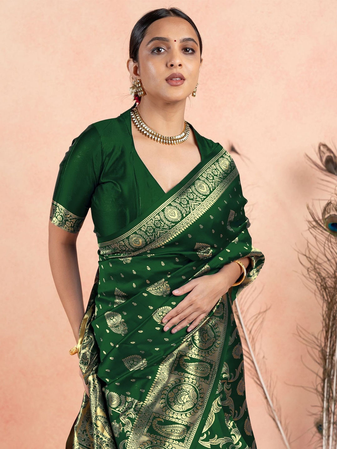 

Subham Ethnic Motifs Woven Design Zari Saree, Green