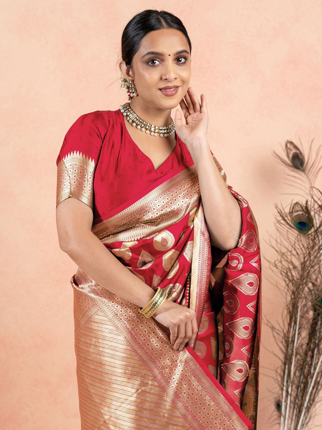

Subham Ethnic Motifs Woven Design Zari Saree, Red