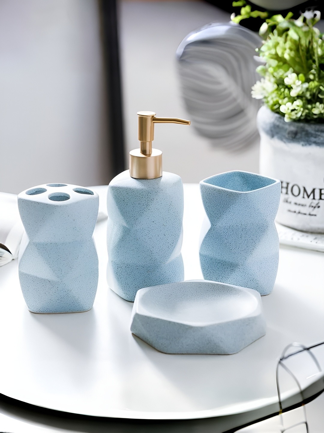 

UMAI Blue & Gold-Toned 4 Pieces Geometric Ceramic Bath Accessories Set