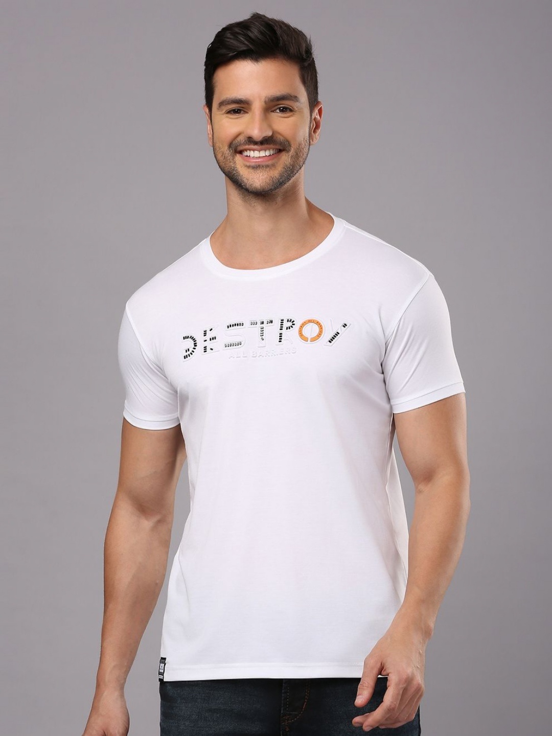 

Klub Fox Men Printed Applique T-shirt, White