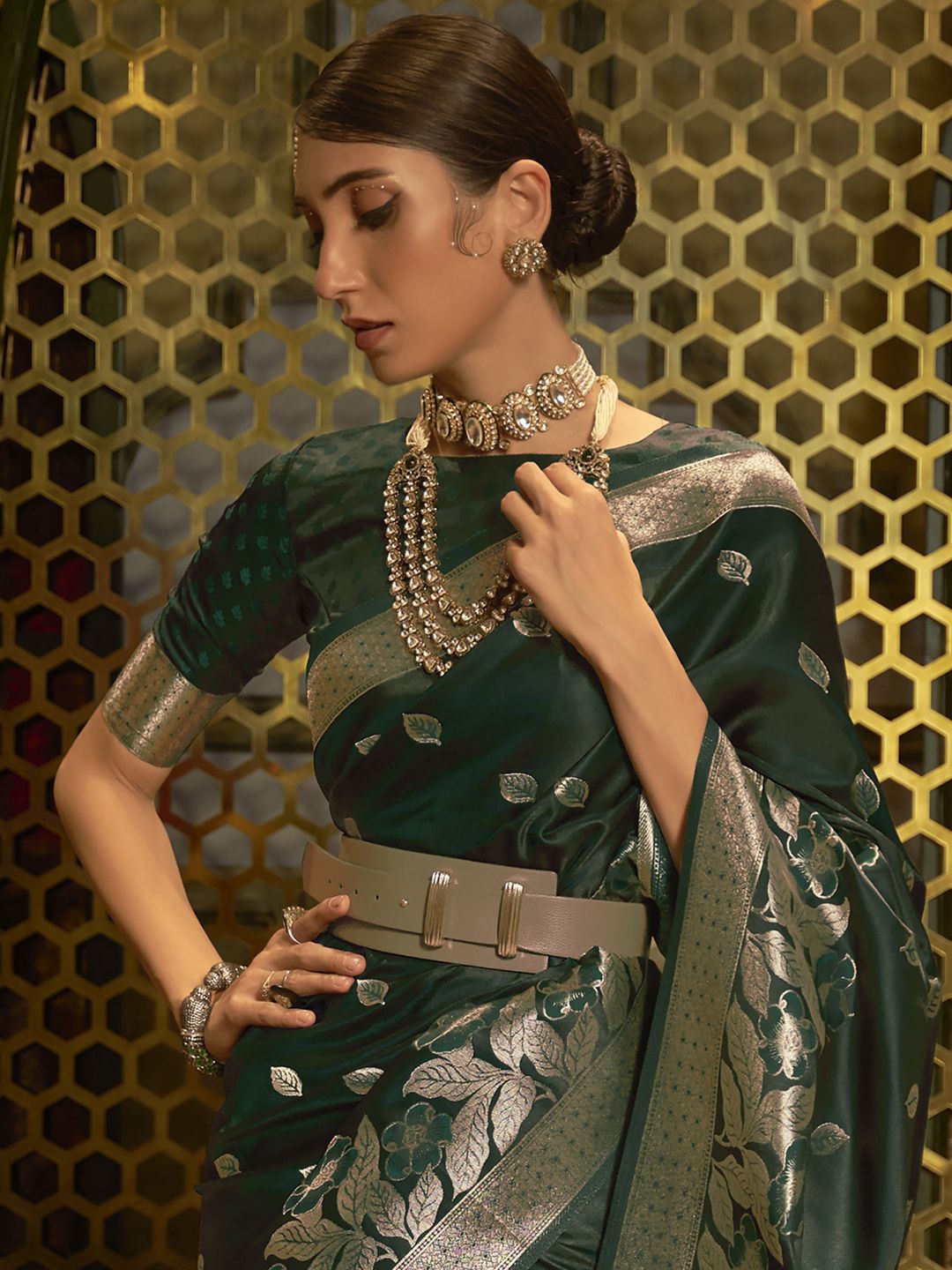 

Mitera Ethnic Motifs Woven Design Zari Banarasi Saree, Green