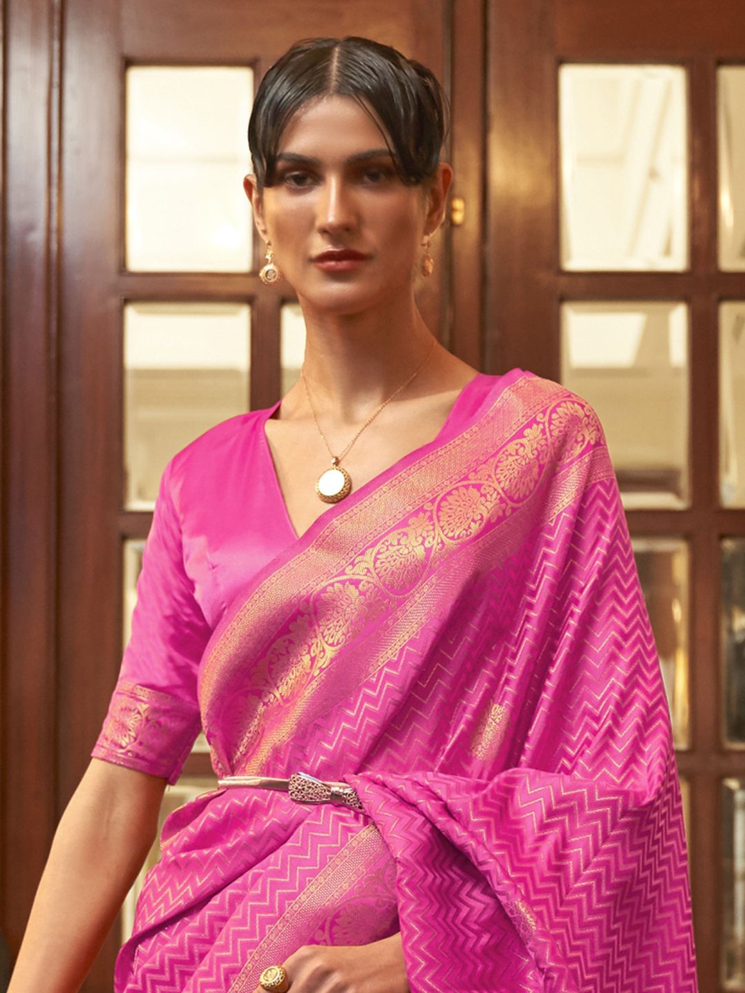 

Mitera Woven Design Zari Banarasi Saree, Pink