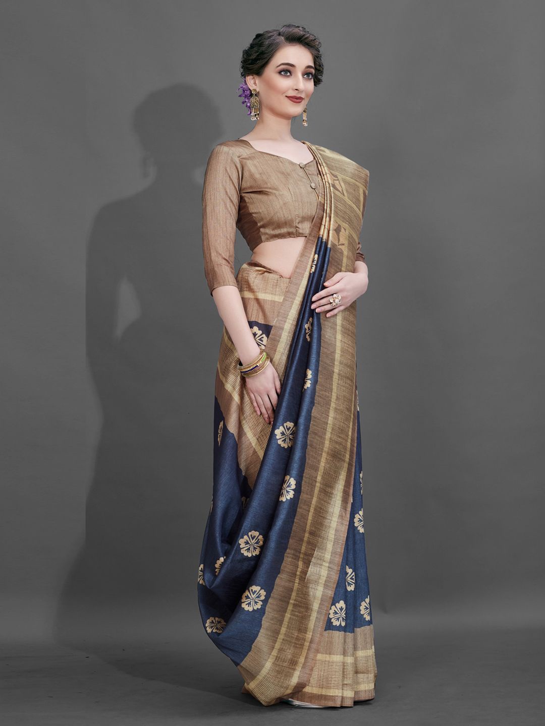 

Mitera Ethnic Motifs Printed Bagh Saree, Navy blue