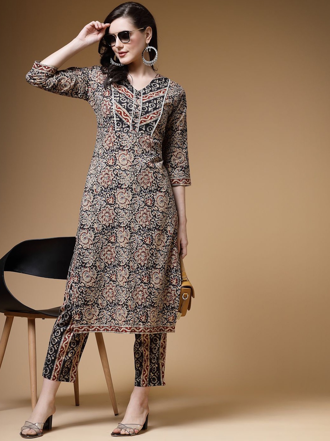 

Indibelle Floral Printed V-Neck Cotton Straight Kurta, Black