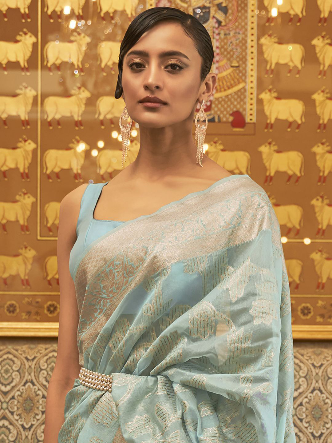 

Mitera Ethnic Motif Zari Woven Saree, Blue
