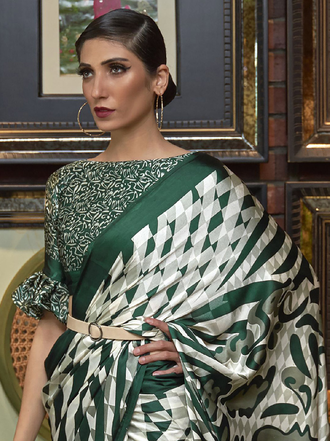

Mitera Striped Design Saree with Blouse, Off white