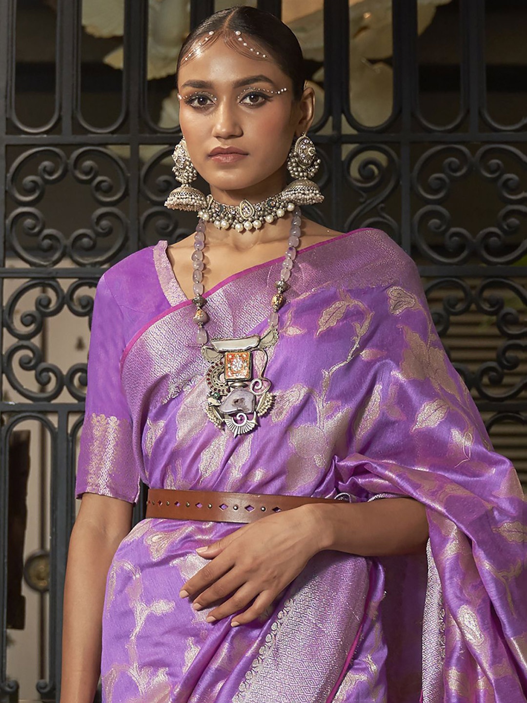 

Mitera Woven Ethnic Motif Zari Woven Banarasi Saree, Purple