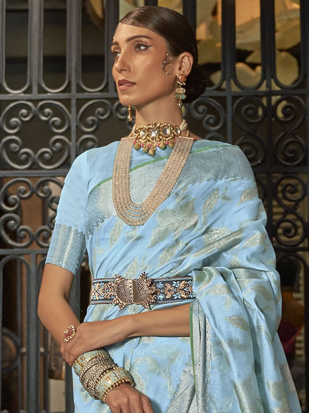 

Mitera Ethnic Motif Zari Woven Banarasi Saree, Blue
