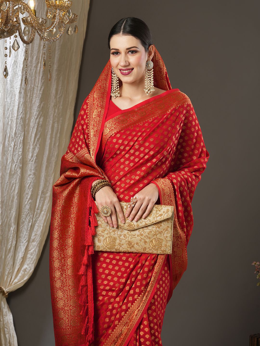 

Mitera Ethnic Motifs Zari Woven Kanjeevaram Saree, Red