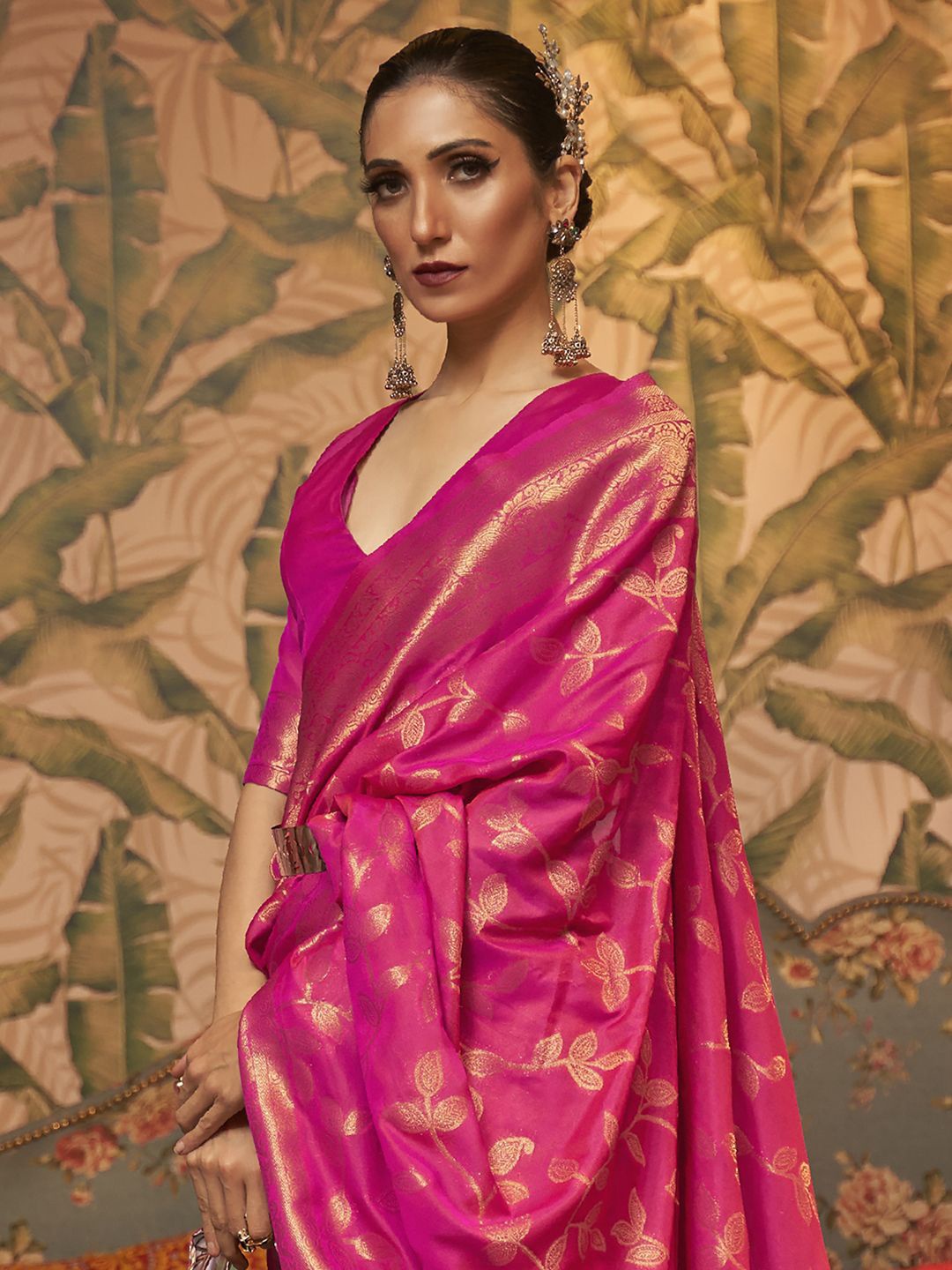 

Mitera Ethnic Motif Zari woven Kanjeevaram Saree, Pink
