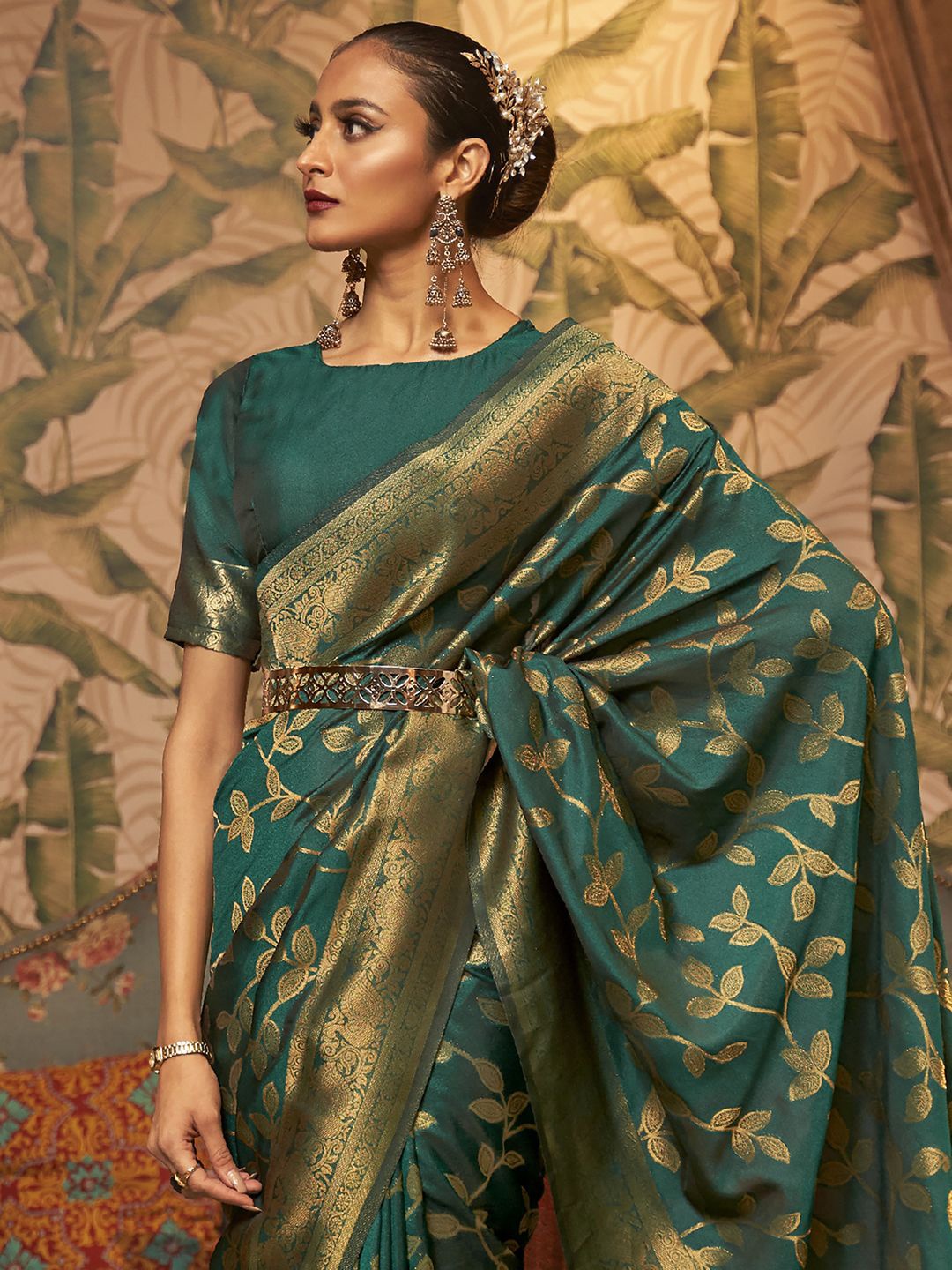 

Mitera Ethnic Motif Zari woven Kanjeevaram Saree, Green