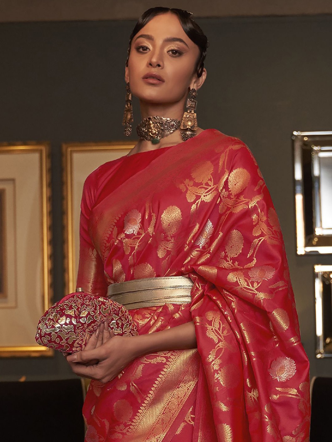

Mitera Ethnic Motif Zari Woven Banarasi Saree, Red