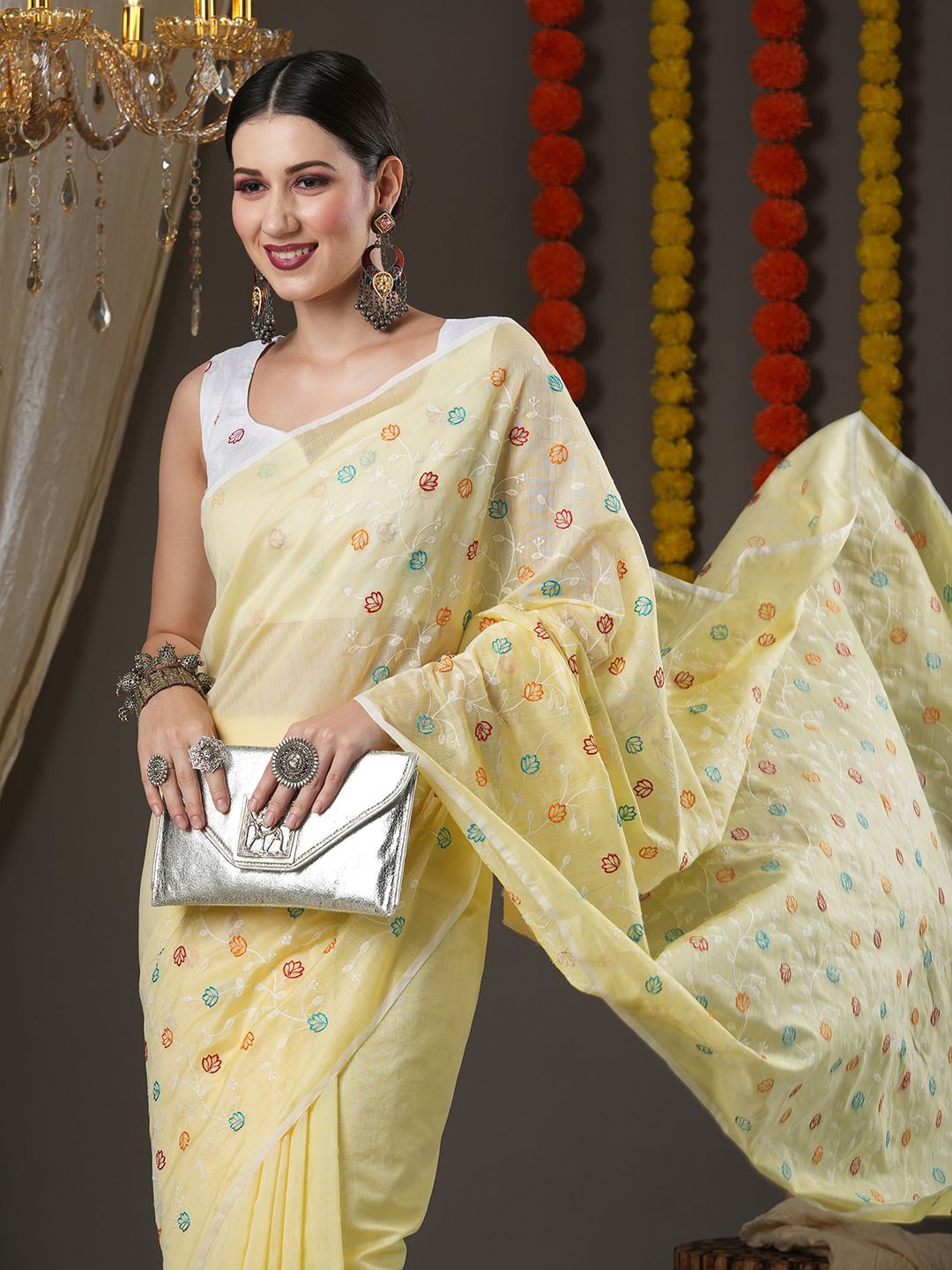 

Mitera Ethnic Motif Embroidered Jamdani Saree, Yellow