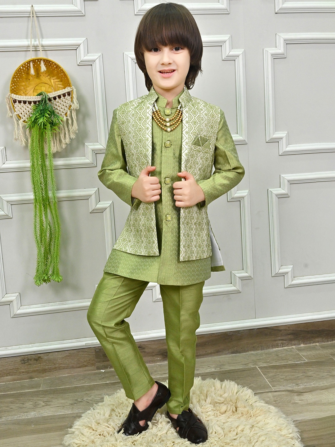 

ahhaaaa 3- Pcs Printed Zari Work Kurta, Waistcoat & Pajama Sherwani, Green