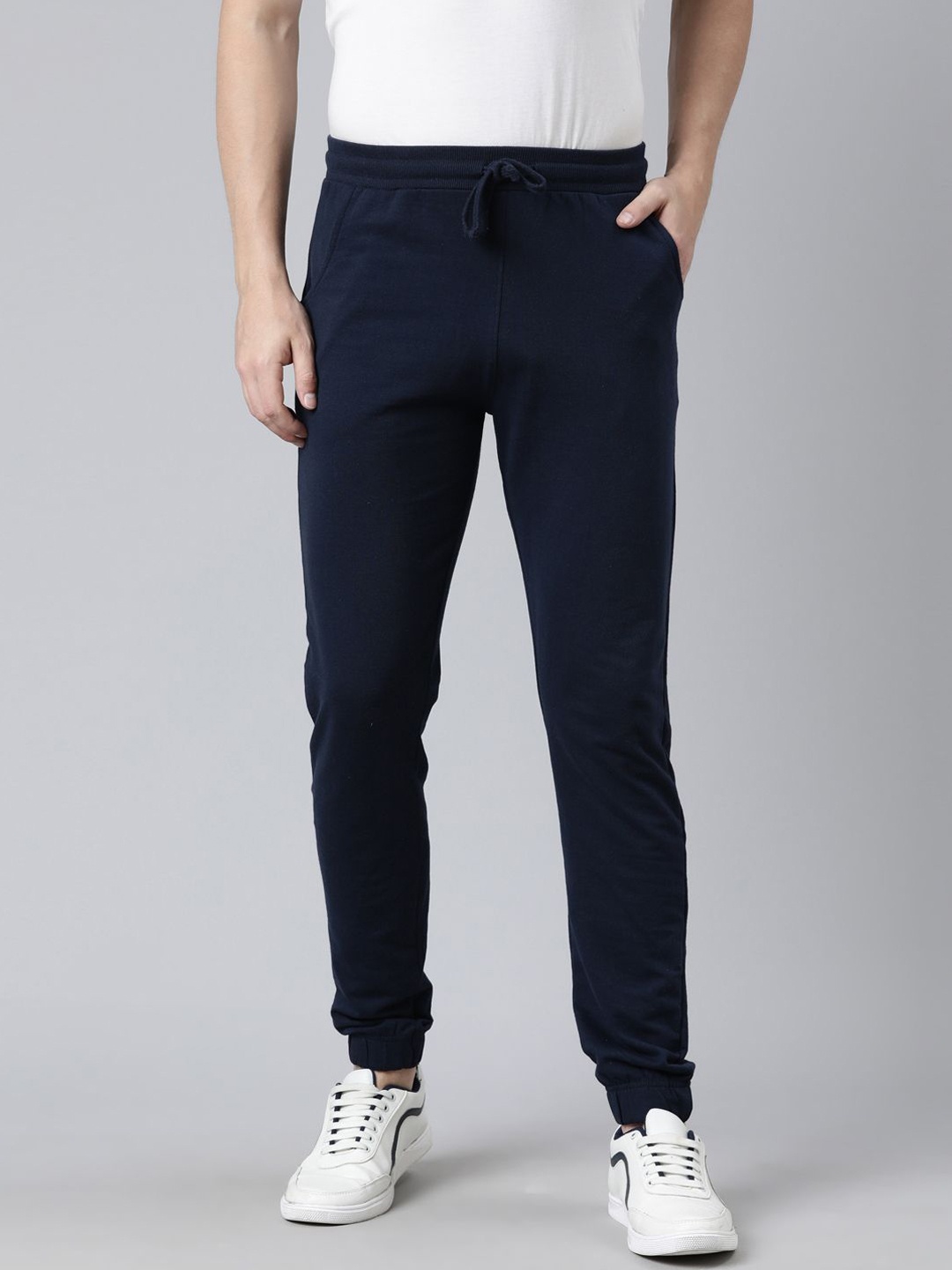 

recast Men Solid Mid-Rise Regular Fit Joggers, Navy blue