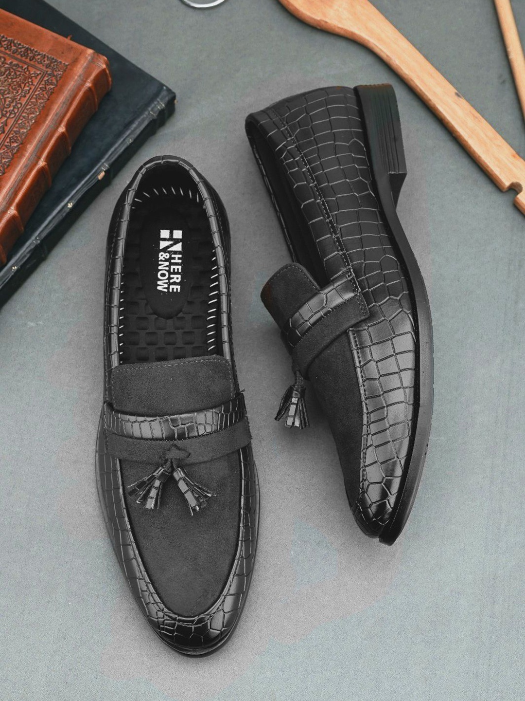 

HERE&NOW Men Textured Slip On Formal Loafers, Black