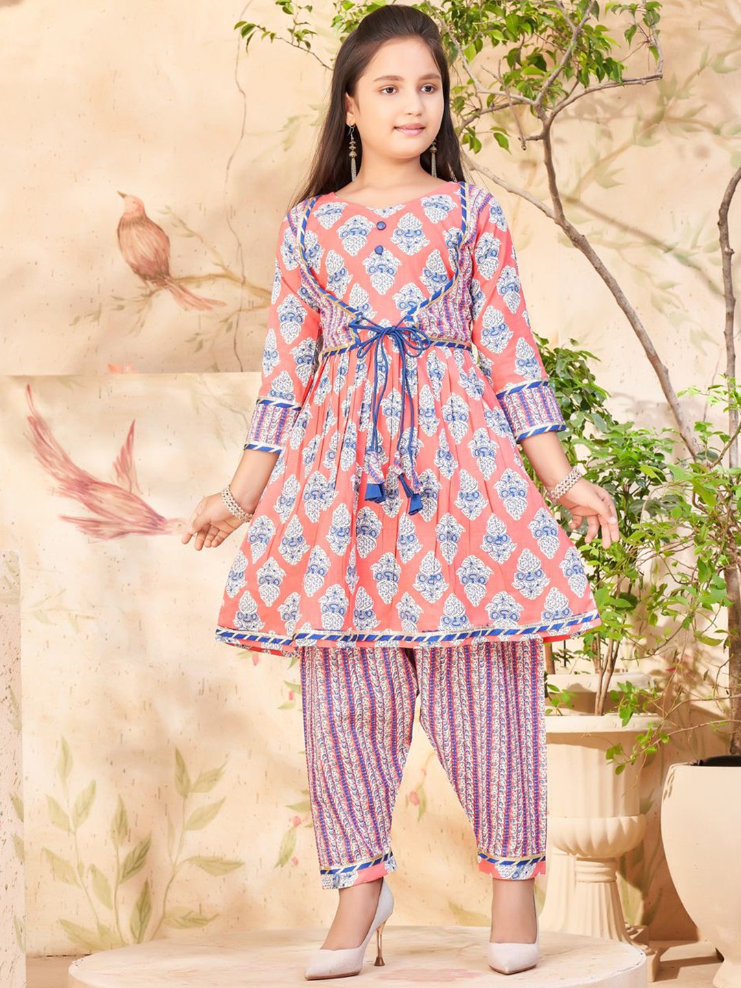 

Aarika Girls Ethnic Motifs Printed Empire Gotta Patti Pure Cotton Kurta With Patiala, Peach