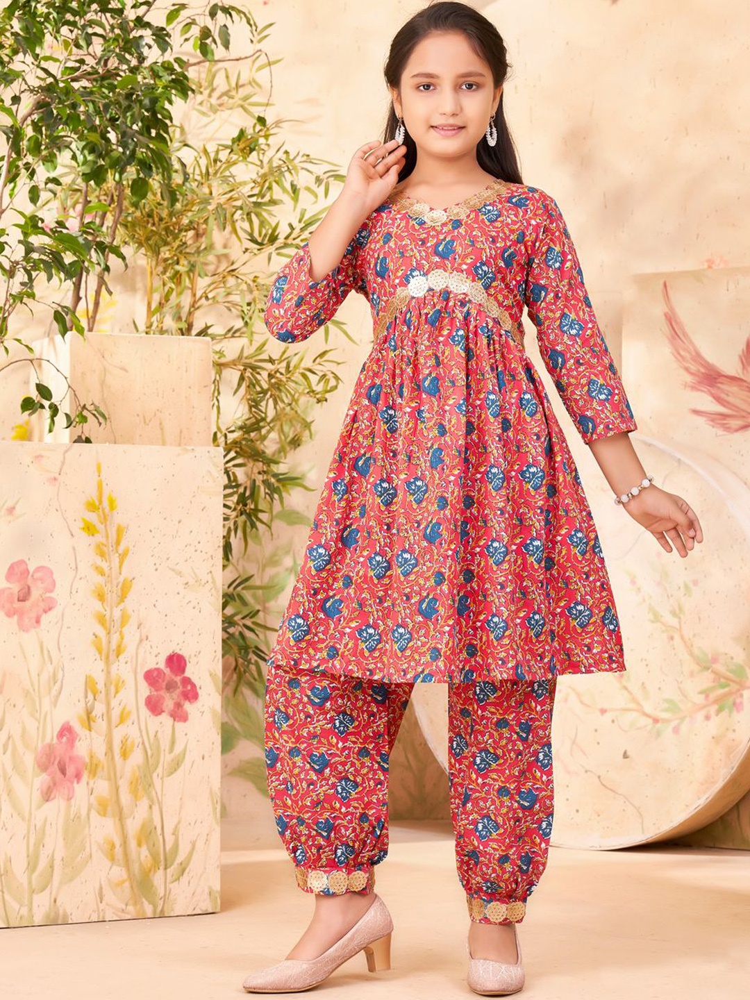 

Aarika Girls Floral Printed Anarkali Sequined Pure Cotton Kurta with Patiala, Red