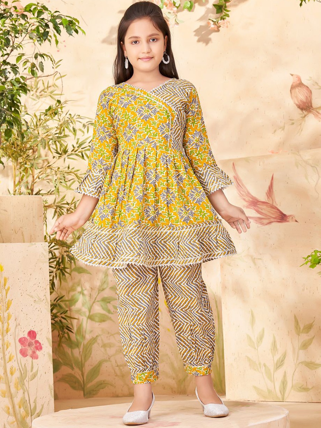 

Aarika Girls Floral Printed Angrakha Gotta Patti Pure Cotton Kurta with Patiala, Yellow