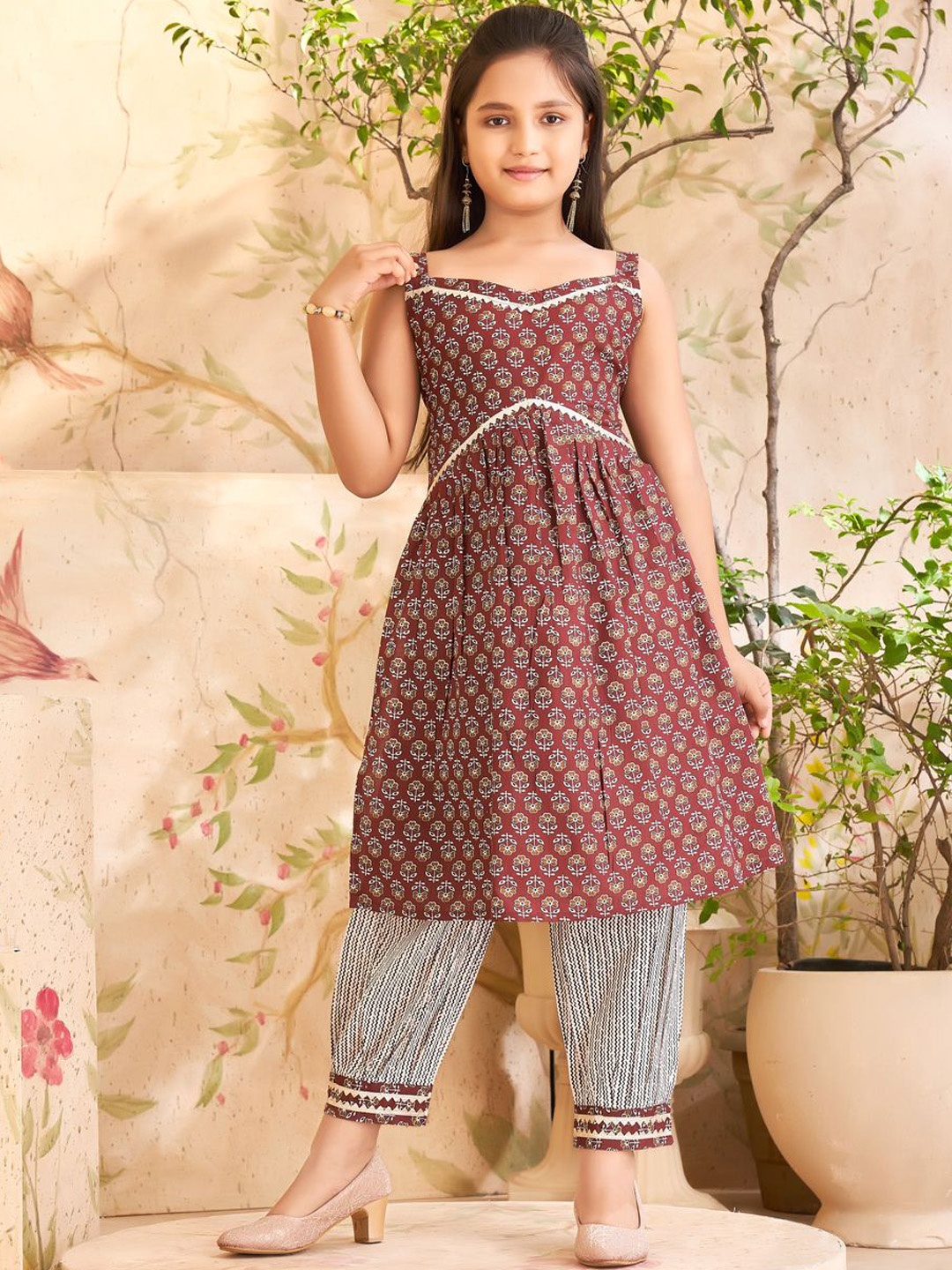 

Aarika Girls Ethnic Motifs Printed Regular Pure Cotton A-Line Kurta With Patiala, Maroon