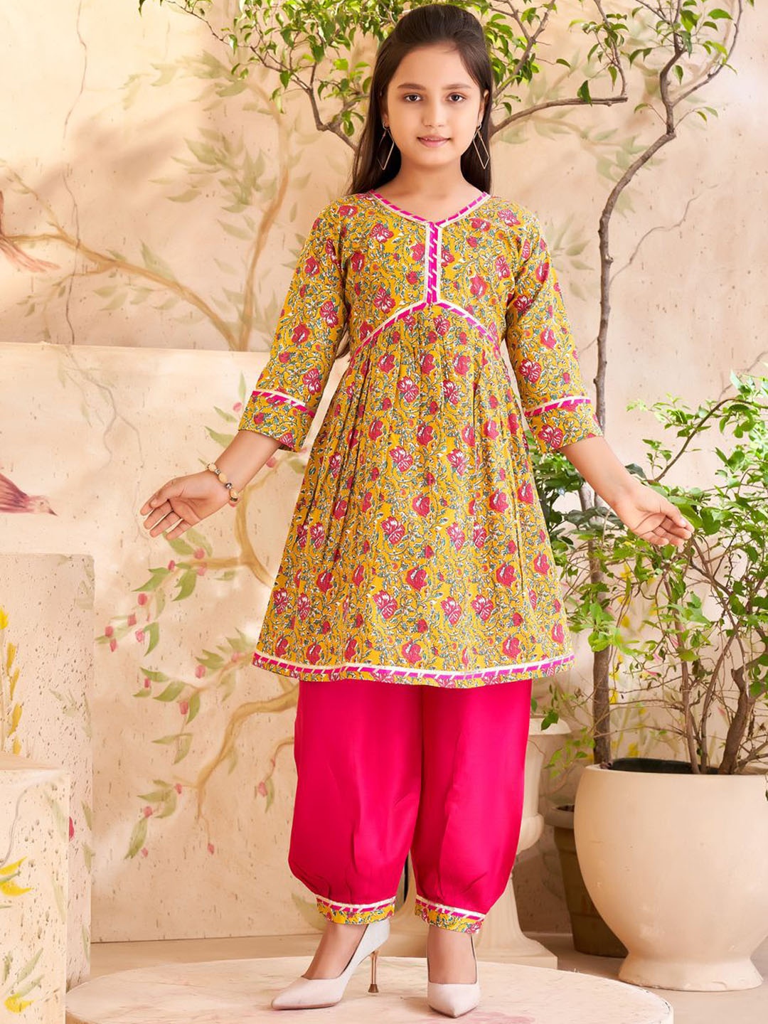 

BAESD Girls Floral Printed Pleated Gotta Patti Pleated Pure Cotton A-Line Kurta & Salwar, Yellow