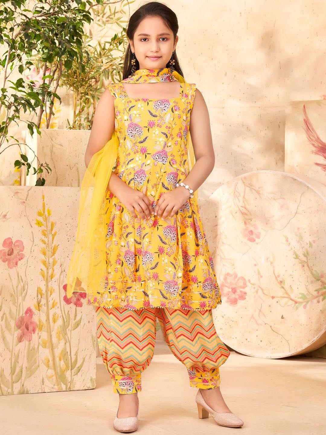 

BAESD Girls Floral Printed Pleated A-Line Kurta With Patiala & Dupatta, Yellow