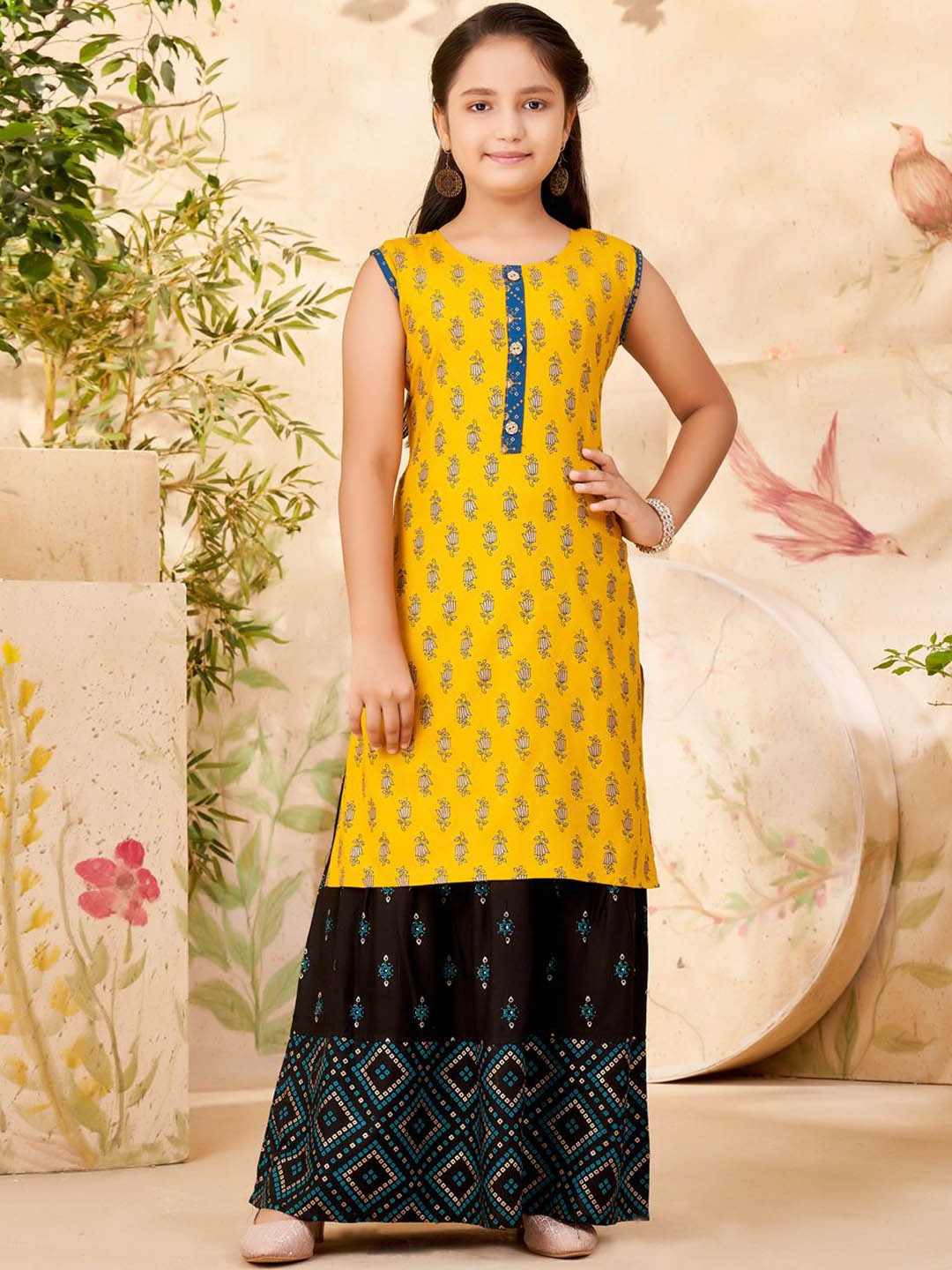 

BAESD Girls Ethnic Motifs Printed Straight Kurta With Skirt, Yellow