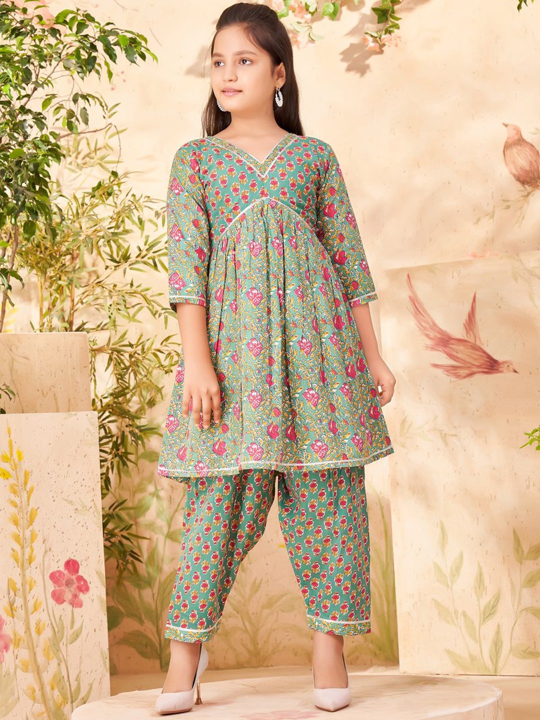 

BAESD Girls Floral Printed Gotta Patti Pure Cotton A-Line Kurta With Patiala, Green