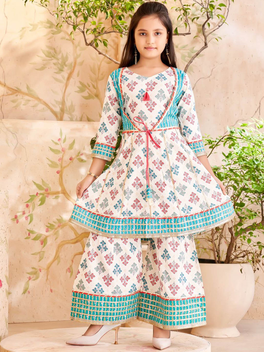 

BAESD Girls Floral Printed V-Neck Pure Cotton A-Line Kurta With Patiala, Sea green