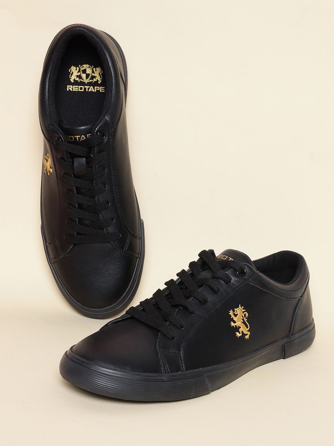 

Red Tape Men Pointed Toe Narrow Lace-Ups Sneakers, Black