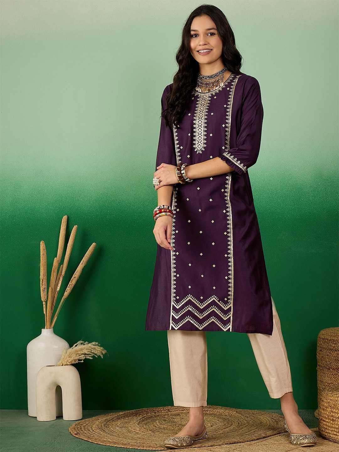 

Sangria Ethnic Motif Embroidered A-Line Kurta, Burgundy