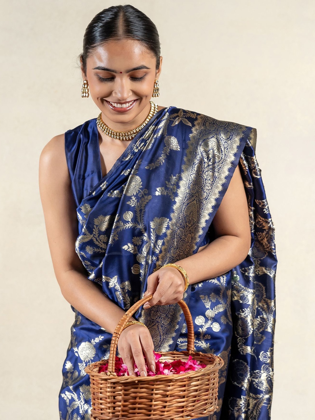 

Subham Ethnic Motif Zari Woven Saree with Blouse, Navy blue